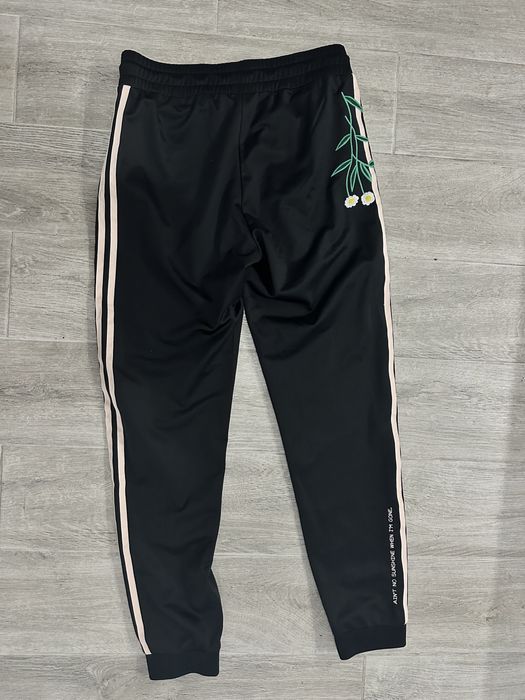 Pantaloni sport adidas cu broderie