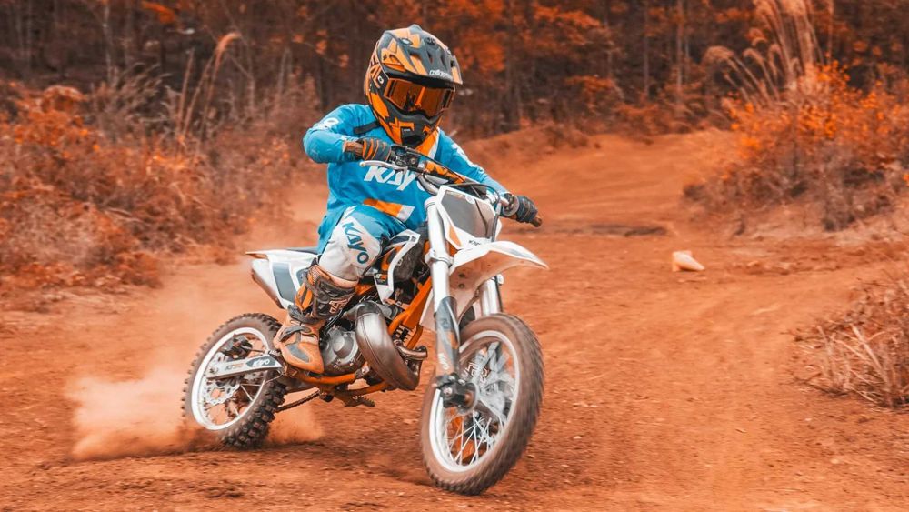 Motocicleta copii AUTOMATA KAYO KT50 + 5ani  (2T,50cc,8.3cp) la MYMOTO