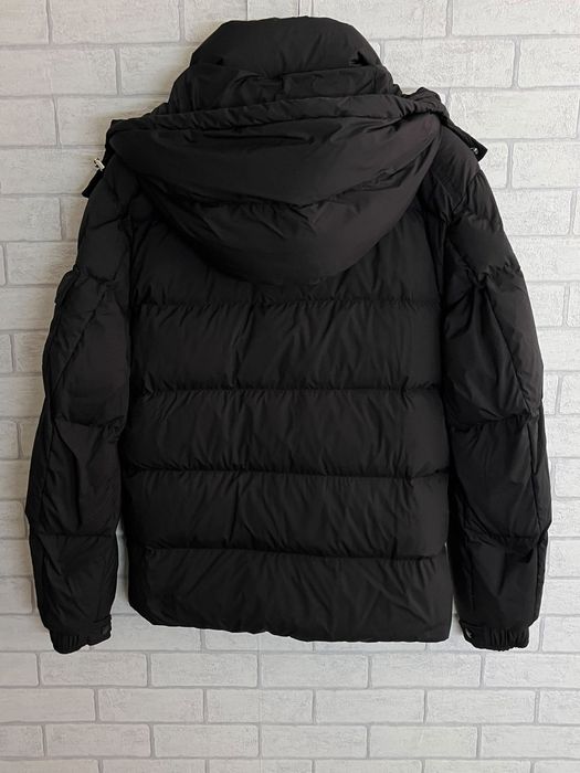 Зимно яке Moncler в размер ХЛ като ново