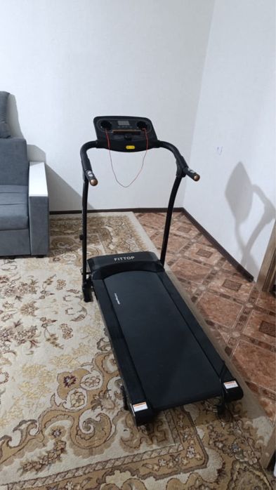 Беговая дорожка продам почти новая