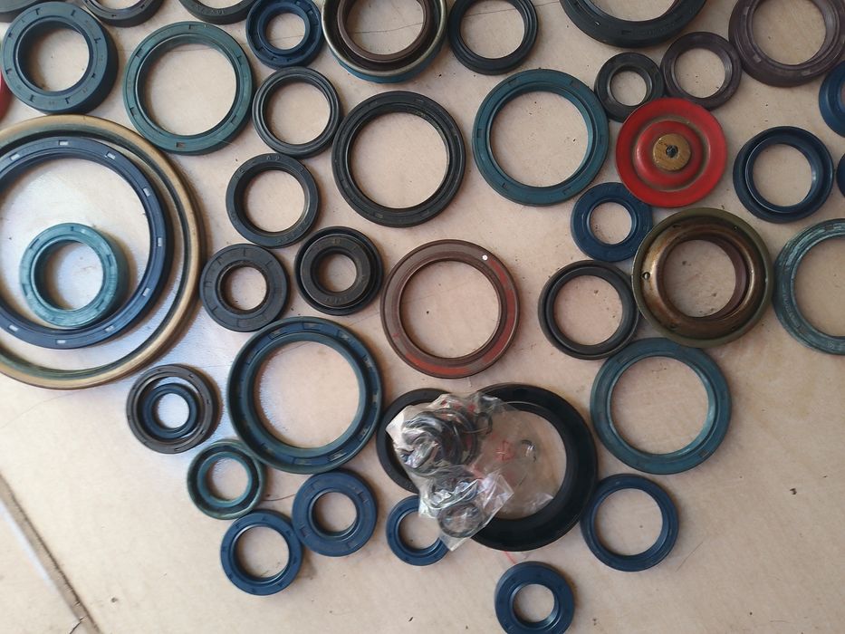 Lot de semeringuri 63 bucăți