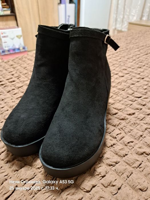 Дамски боти номер 35