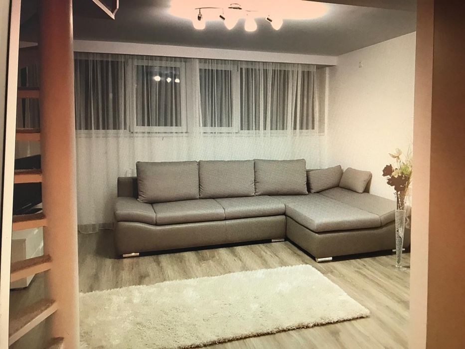 Închiriez apartament penthouse în zona centrala
