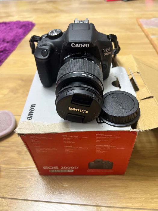 Фотоаппарат Canon 2000 D