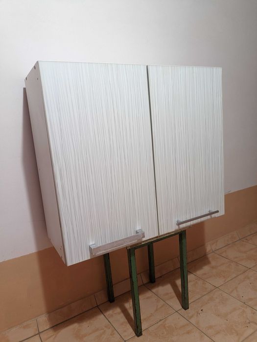 Навесной кухонный шкаф (80х32х70).