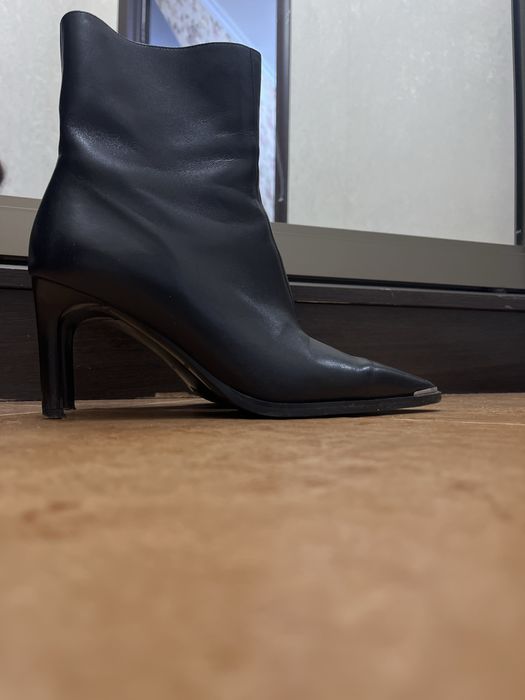 Продам женские ботильоны