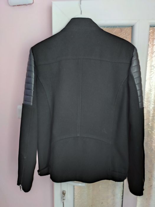 палто като ново.