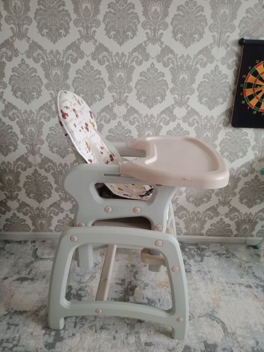Столик детский в хорошем состоянии
