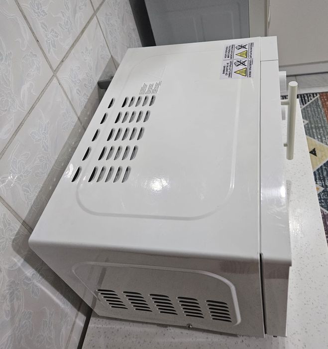 Микроволновка бу Hotpoint ARISTON