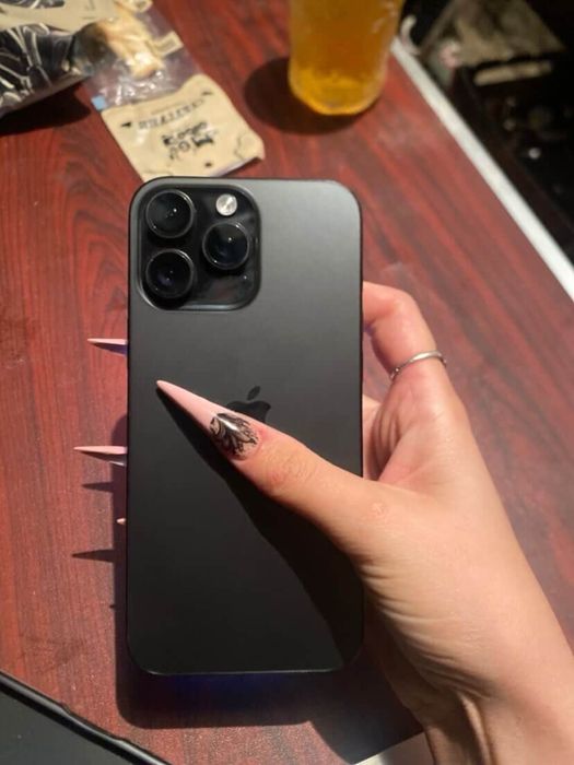 СРОЧНО ПРОДАМ!!! айфон 16 про макс