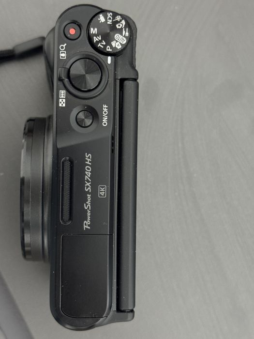Продам Canon PowerShot SX740 HS(черный)