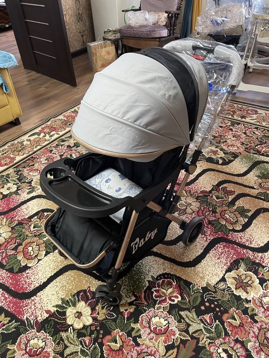 Продам новую прогулочную коляску