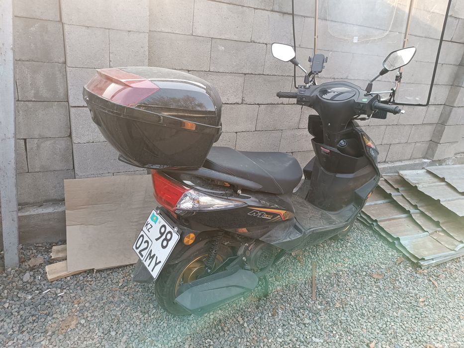 Мопед 250мын м8  жана