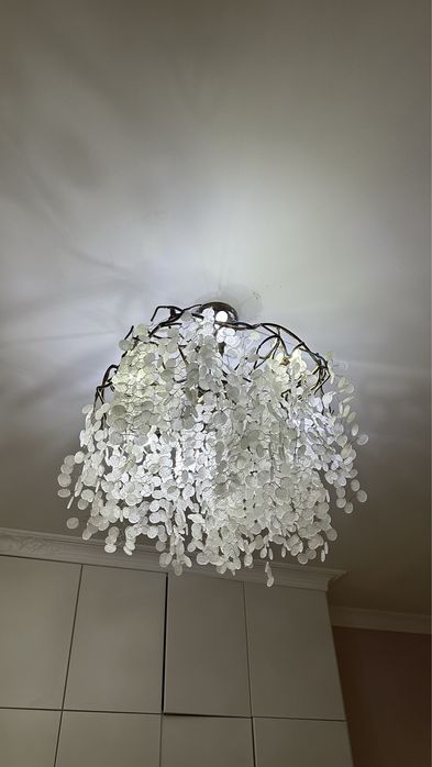 Люстра в стиле сакуры