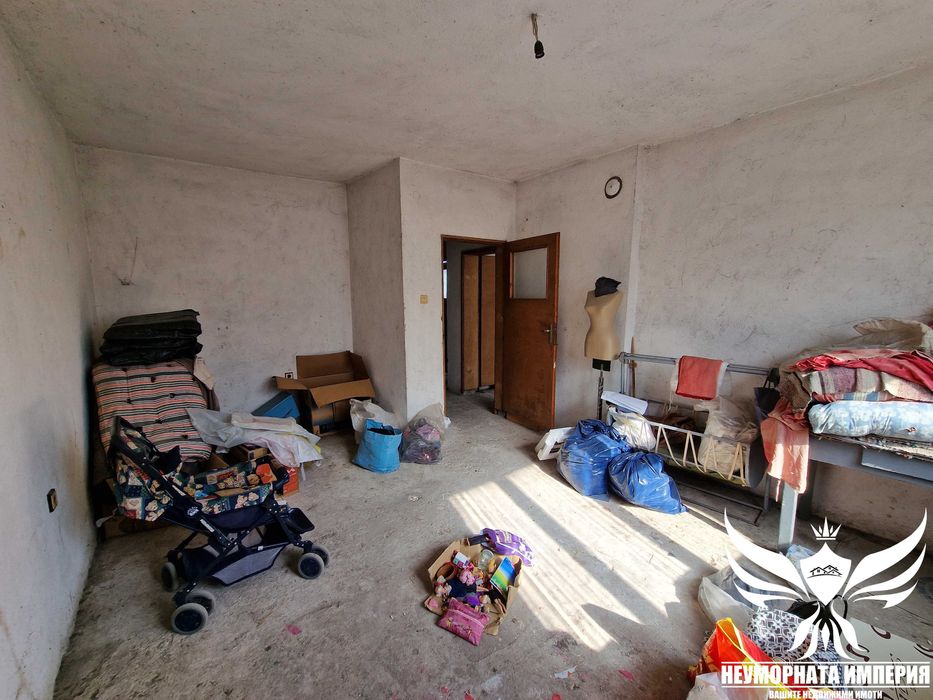 Продавам тристаен 72кв с 1/2партер и 1/2двор в Асеновград, Долни Воден