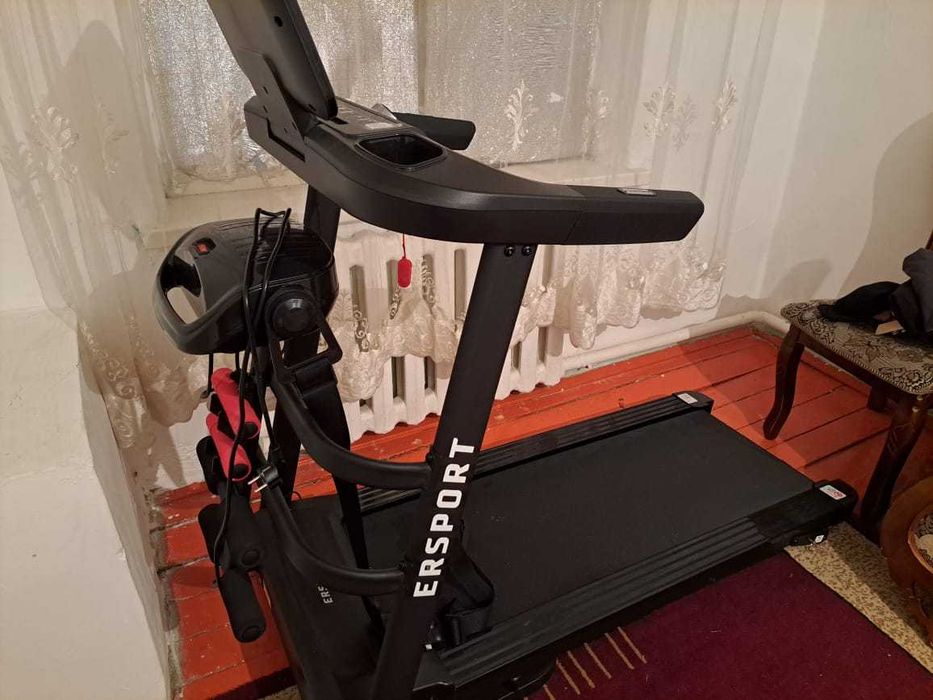 Тренажерная дорожка + гантели, массажёр