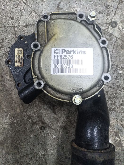 Насос водяной Perkins помпа