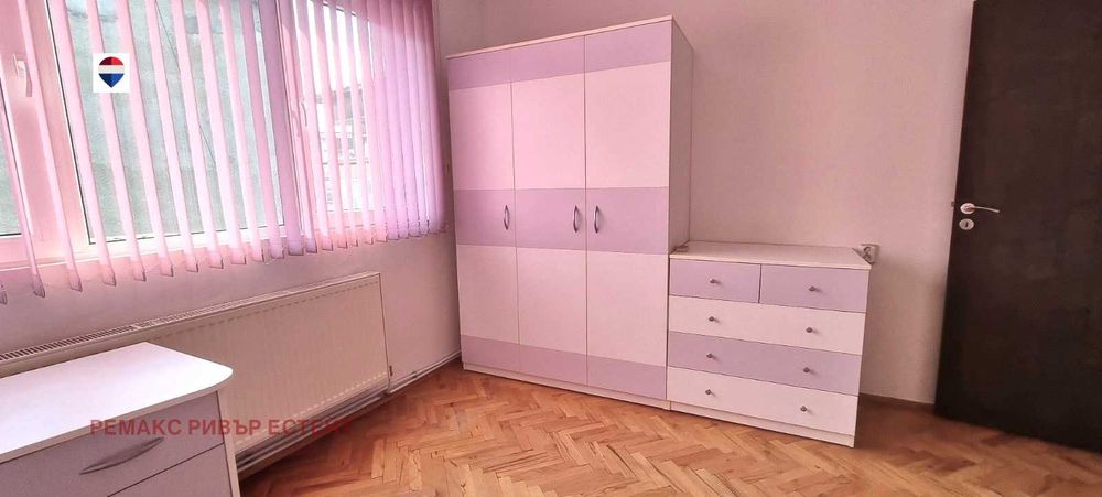 Продава се Тристаен апартамент в Русе, Център - 95 кв.м за 985 €/кв.м - Снимка #9