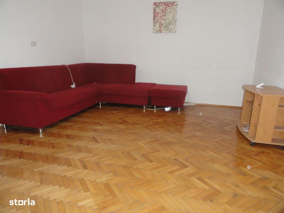 Apartament 2 camere, etaj 2, Bdul Revolutiei, 103 mp, renovat, mobilat