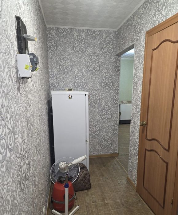 1 ком. 3 гор больница, все есть. 90+