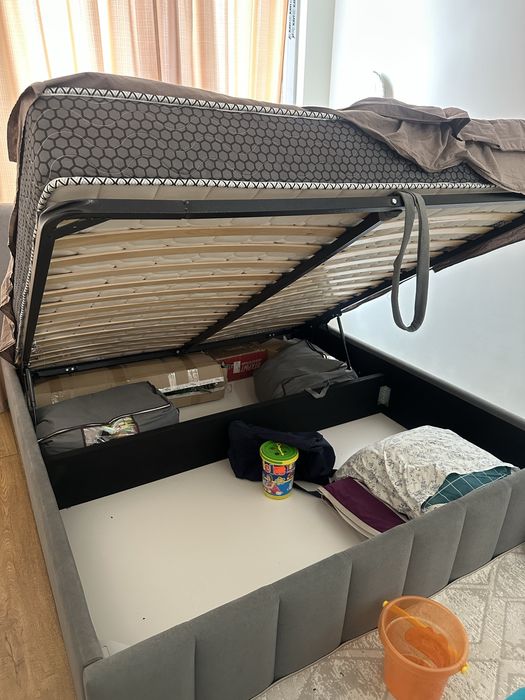 Двуспальный кровать