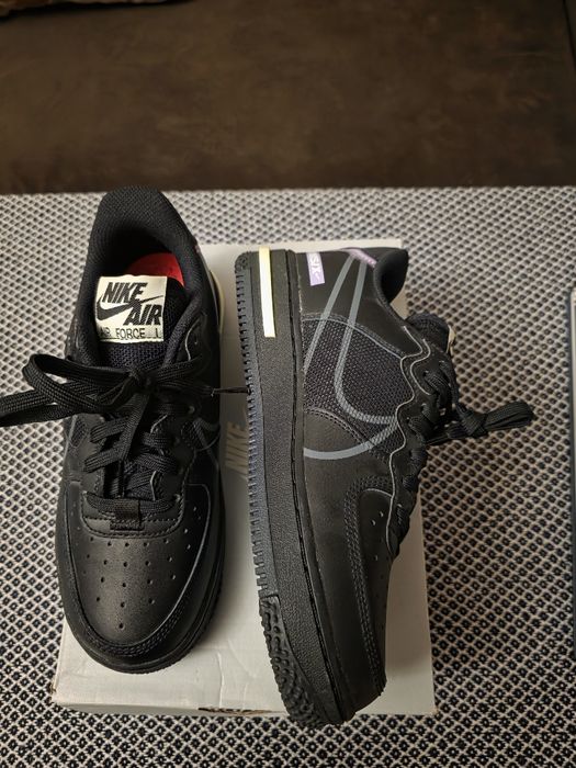 38 н. Чисто нови и оригинални Nike Air Force React!! !