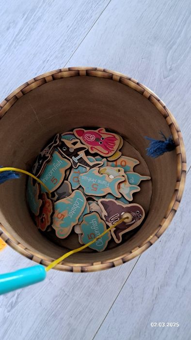 Cutie cu 2 undite și pești