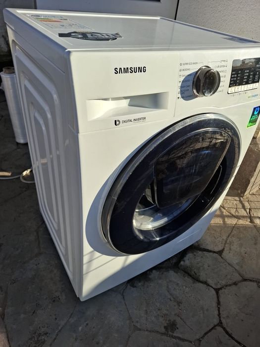Vând mașina de spălat Samsung