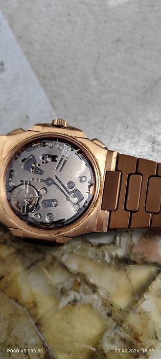 Продавам часовник патек филип