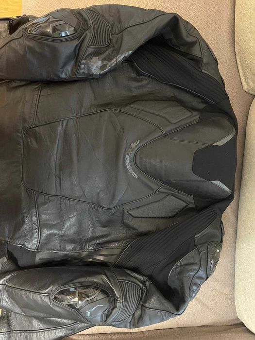 Vand geaca moto Alpinestars ATEM V5 impecabila.