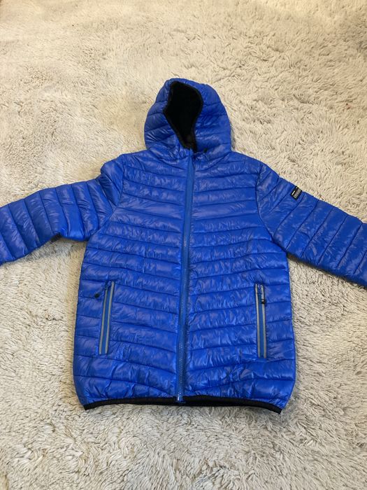 Синьо яке – леко и топло, с качулка
