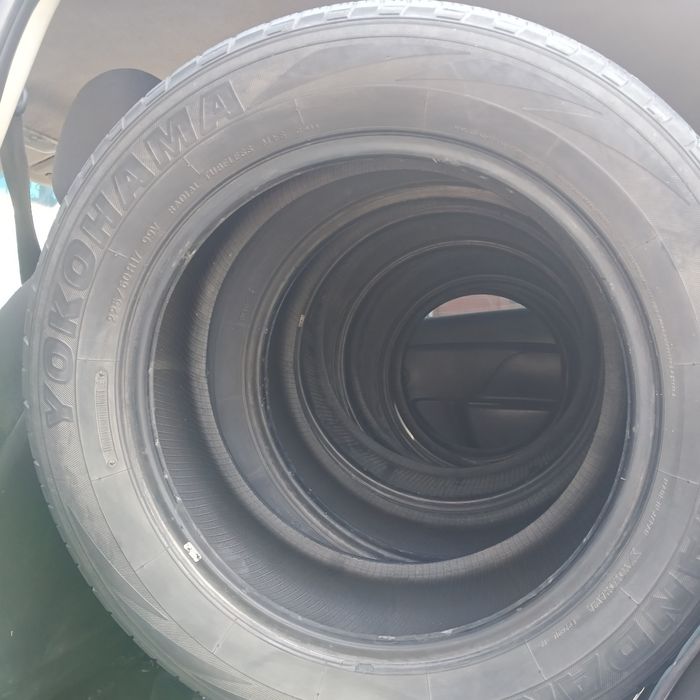 Продам шины б/у YOKOHAMA  и DUNLOP