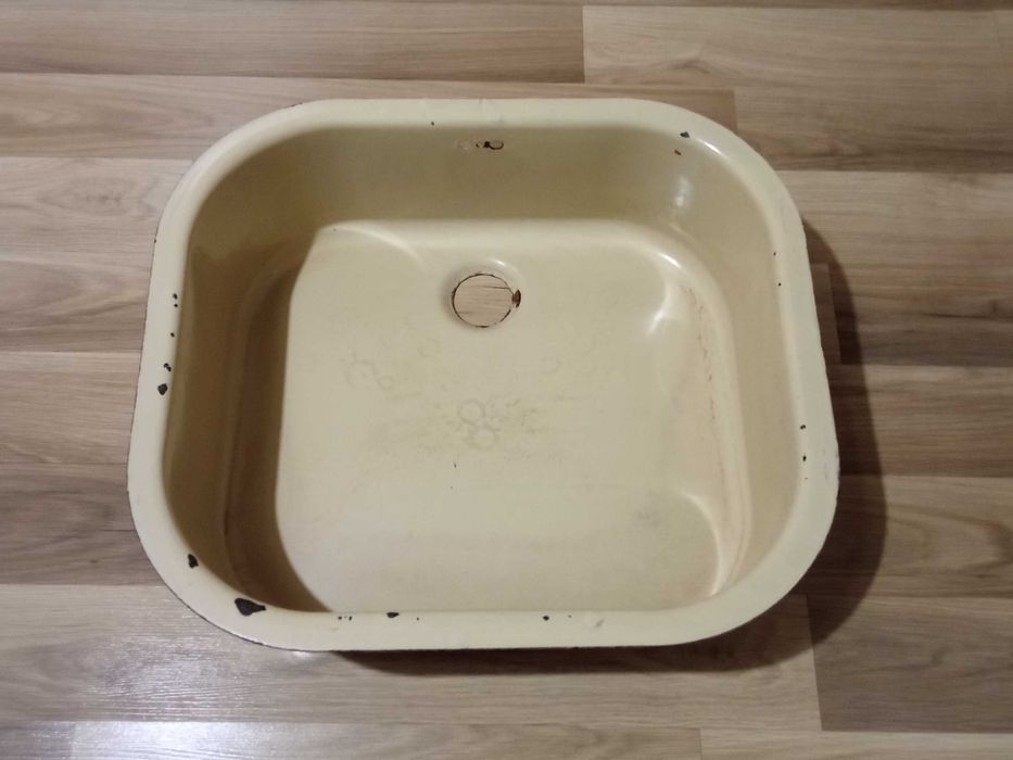 Мивка емайлирана