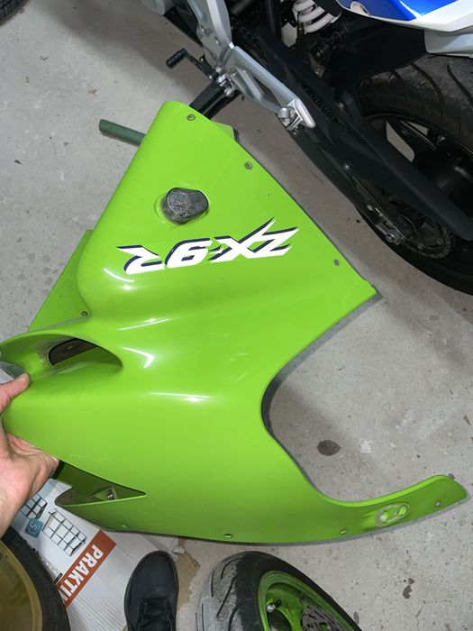 Kawasaki Zx9R 1999 на части