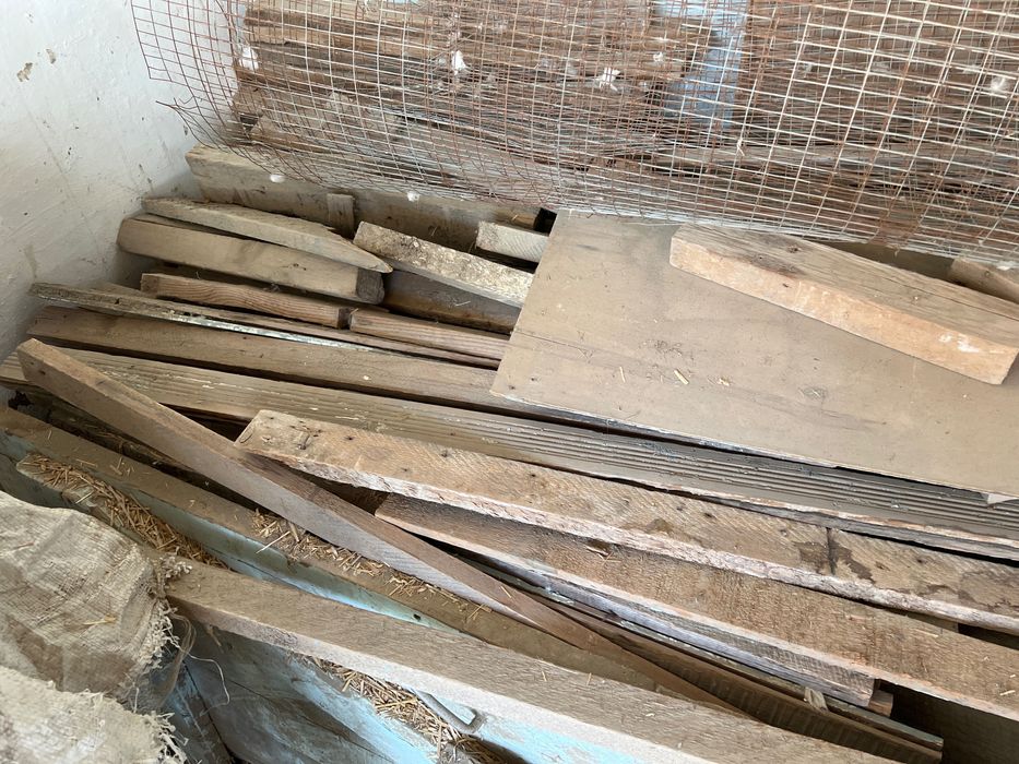 Срочно продаётся чёрный потолок