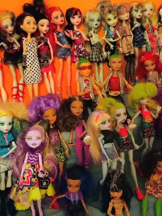 Мостър хай кукли различни