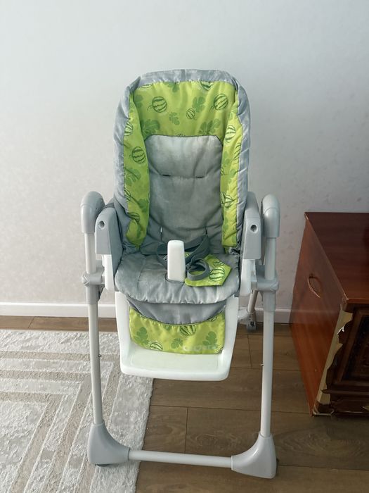 Детский столик в хорошом состоянии.