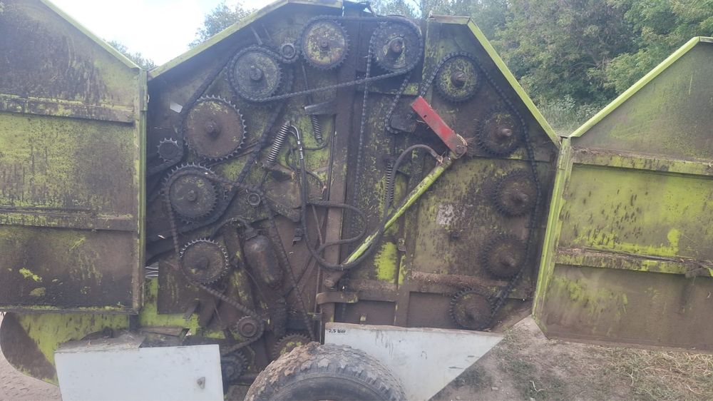 Продам рулонный пресс клас 44