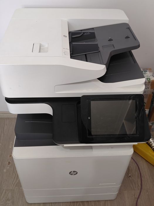 Принтер HP Color laserjet flow E77822