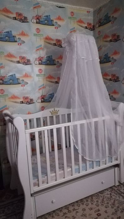 Продам детск кровать качалку