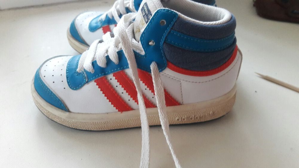 Кросовки adidas 25 р.