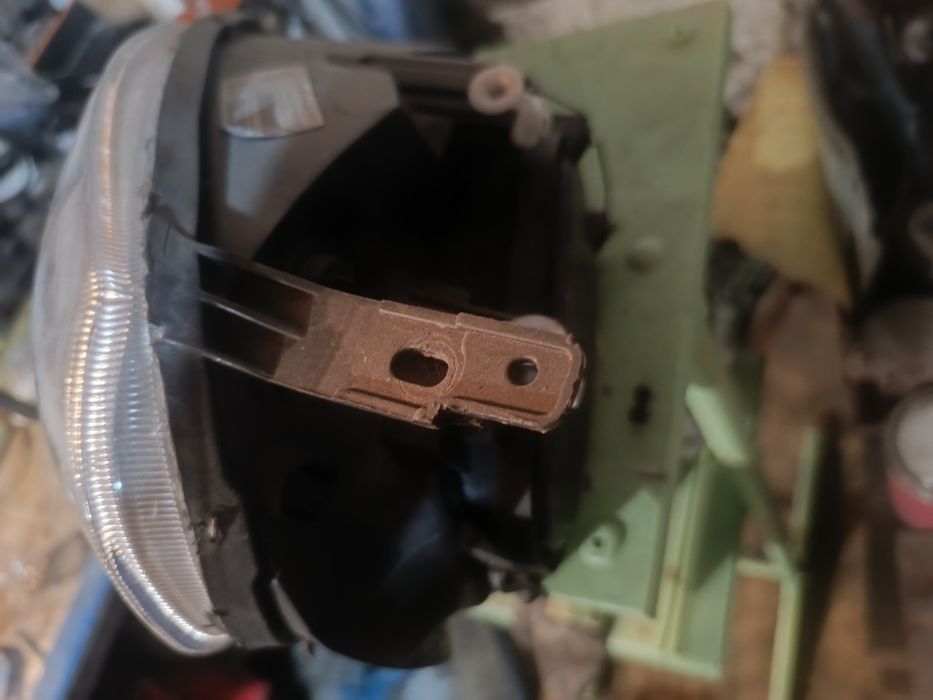 Левая фара приора