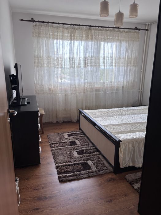 Inchiriez in regim hotelier apartament cu doua camere semidecomandat in Craiovita la Orizont