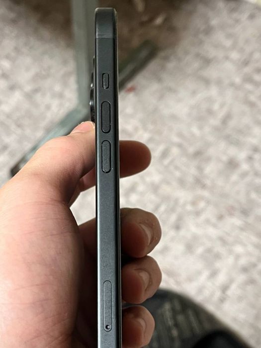 Продам айфон 15 отличный