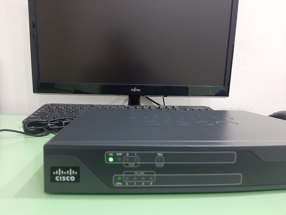 Продам маршрутизатор Cisco 800 Series