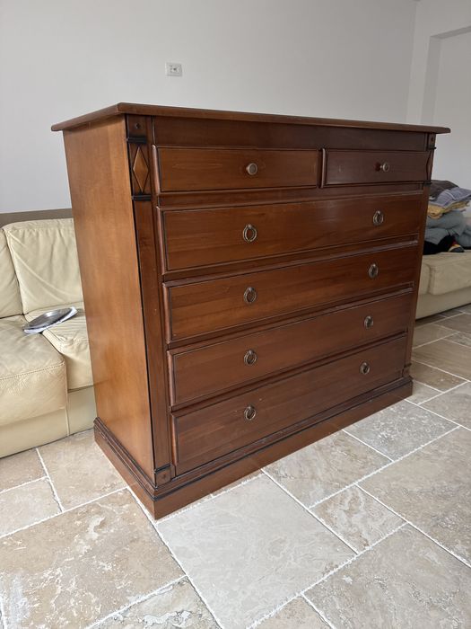 Vand comoda din lemn masiv