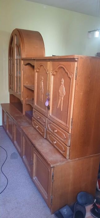 De vinzare mobilă dni lemn Sculptată ,Pat rabatabil!