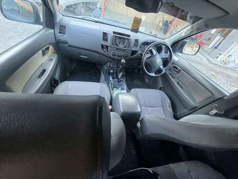 Toyota Hilux 2.5d na chasti Тойота на части