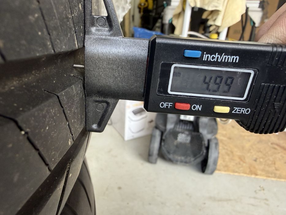 Bridgestone Turanza Enliten 225/65 R17 102V dot 97 22