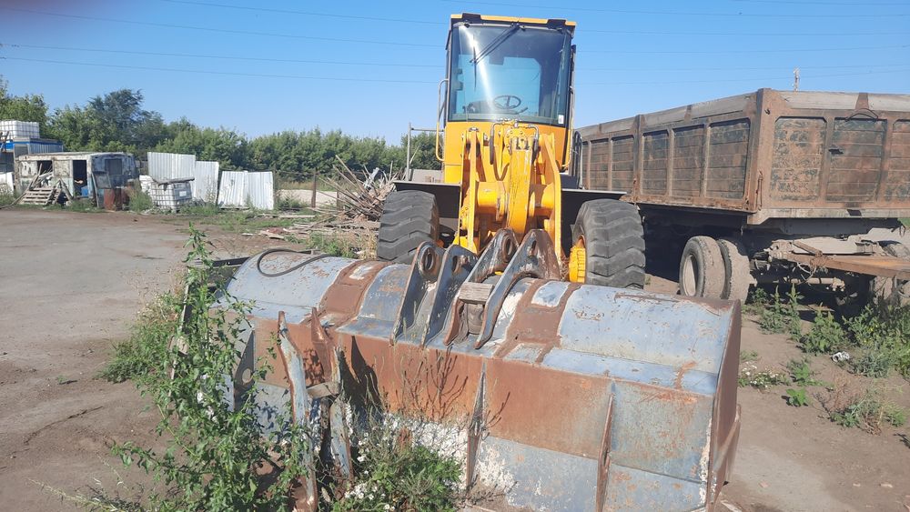 Продам погрузчик без двигателя